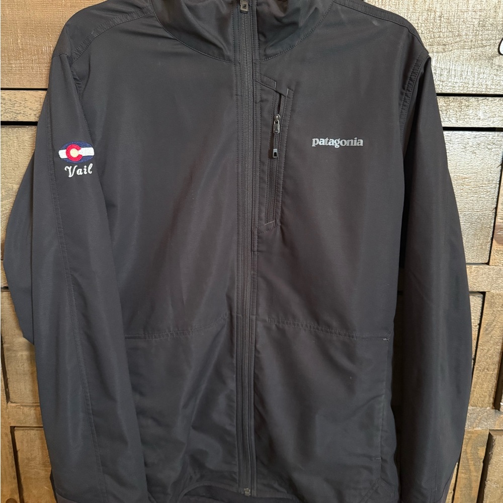 Patagonia Men's Black Windbreaker Jacket